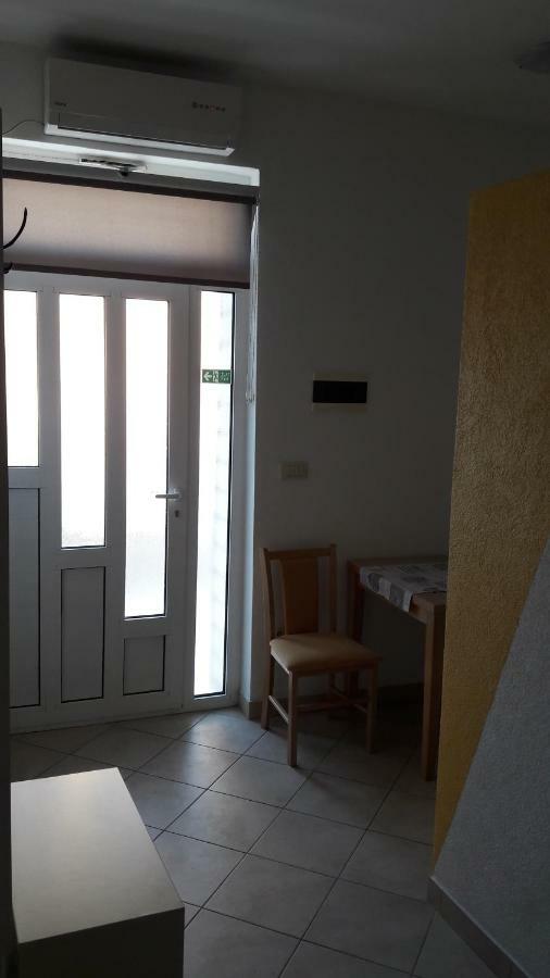 Studio Apartman Latica Split Eksteriør billede